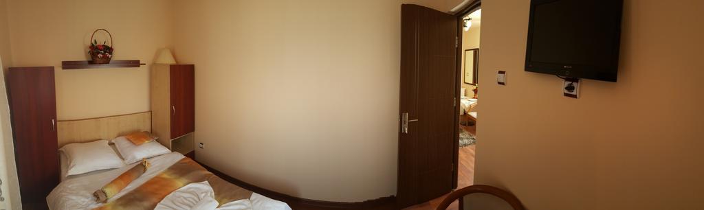 Casa Alex Hotel Târgu Jiu Room photo