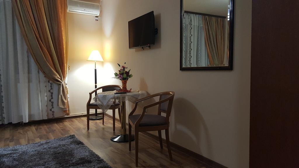 Casa Alex Hotel Târgu Jiu Room photo