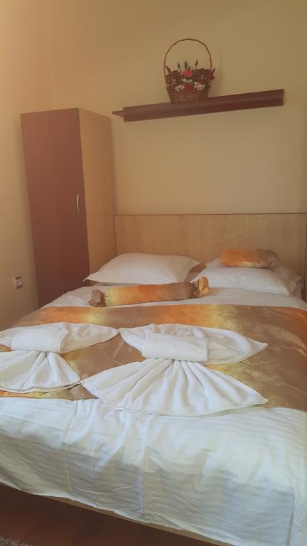 Casa Alex Hotel Târgu Jiu Room photo